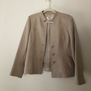 Talbot cream jacket with embossed fabric